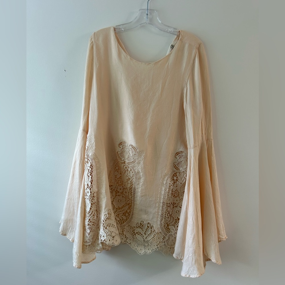 Peach jetset diaries bell sleeve top with crochet details